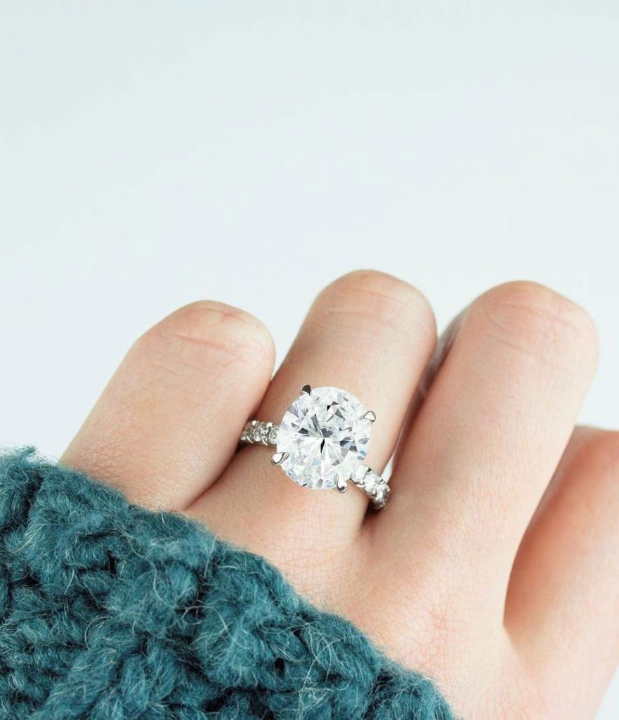 Pierścionek zaręczynowy, Pierścionki zaręczynowe, Jaki wybrać pierścionek, Zaręczyny, Oświadczyny, Planowanie ślubu, Małżeństwo, Biżuteria ślubna, Pomysły na zaręczyny, Złoty pierścionek, Pierścionek z diamentem, engagement ring, diamond ring, jewelry