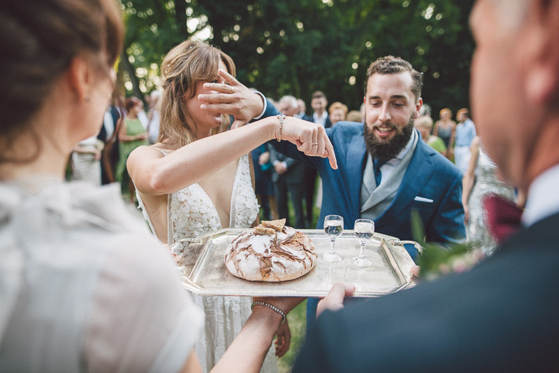 Tradycyjne polskie wesele, typowe polskie wesele, zwyczaje weselne, chleb i sól na wesele, traditional polish wessing, bread and salt wedding Poland