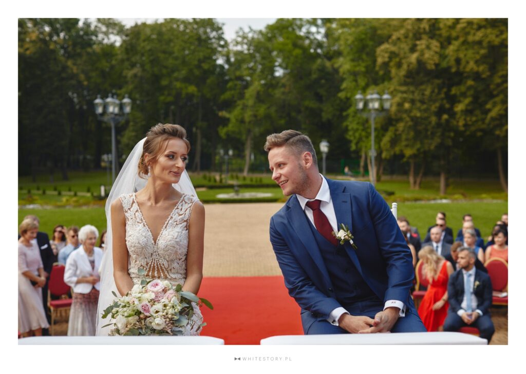 Para Młoda, Śluby kościelne w plenerze, śluby w plenerze Kraków, śluby plenerowe, ślub kościelny plenerowy, ślub kościelny w ogrodzie, ślub kościelny poza kościołem, organizacja ślubu plenerowego, plenerowy ślub kościelny, miejsce na ślub Kraków, konsultant ślubny Kraków